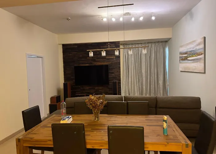Room For Rent, African Inspired Style With Stunning Sea View In Jbr